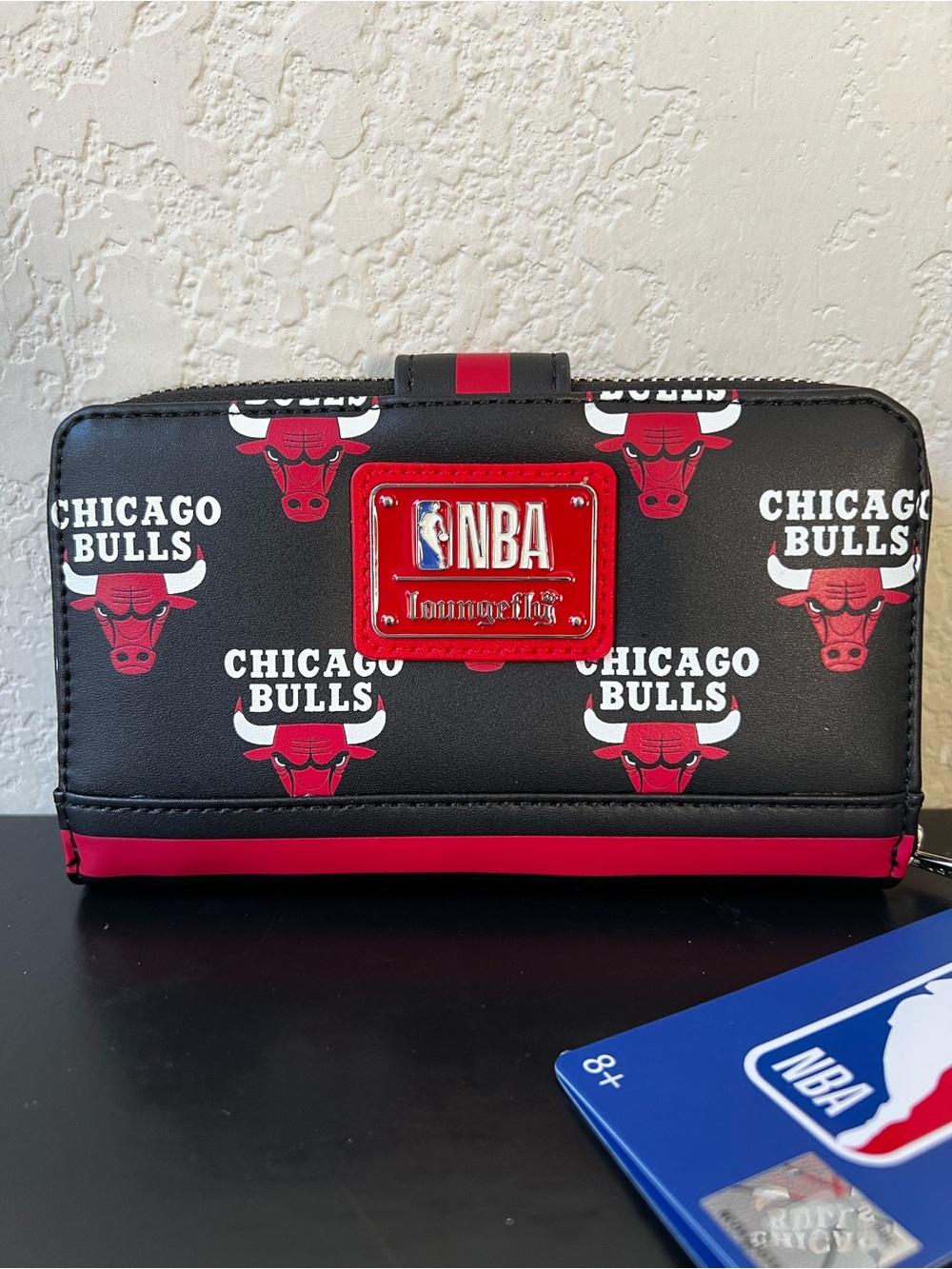 Loungefly Chicago Bulls NBA Zip Around Wallet Black & Red NWT